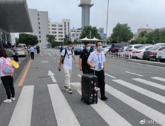 ”多拉蒂奥托出生于2004年5月，于2018年加盟尤文青训，他被认为是意大利的又一大新星。